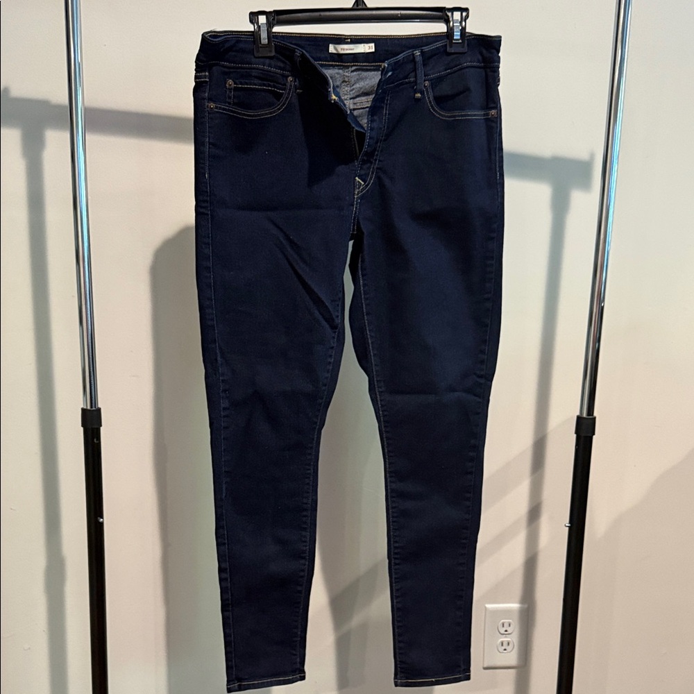 Women's Levi’s Dark Blue Jeans